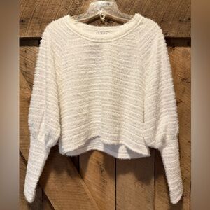 Hyfve Cozy White Cropped Sweater